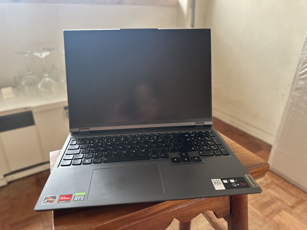 Lenovo Legion 5 Pro 16’’ c/ programas Adobe e Windows 11