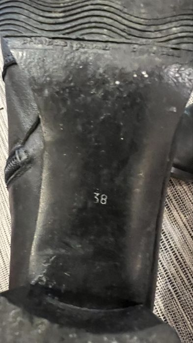 Czarne skórzane botki kw. Szpic 38 damskie