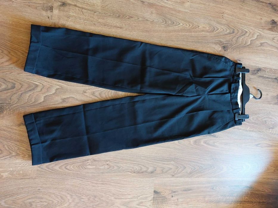 Spodnie garniturowe chłopięce rozm 158 cm czarne