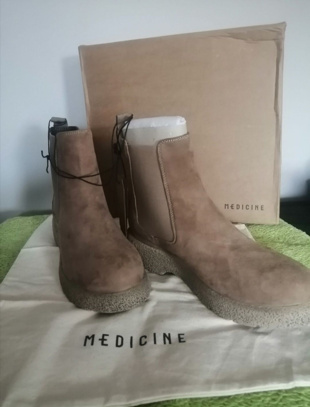 Botki buty sztyblety Medicine