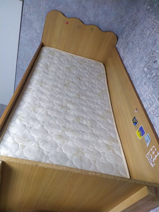 Ліжко двоповерхове . Ліжко вохярусне