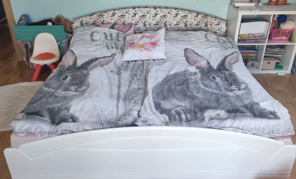 Łóżko sypialniane