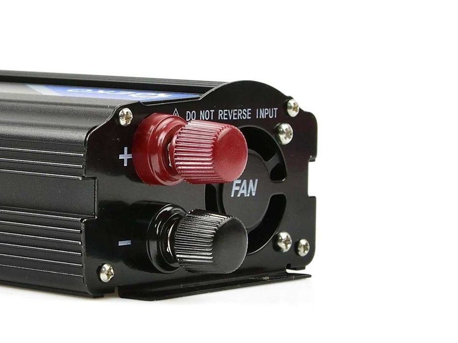 Przetwornica samochodowa napięcia 12V/230V 800W/1600W Geko NOWA