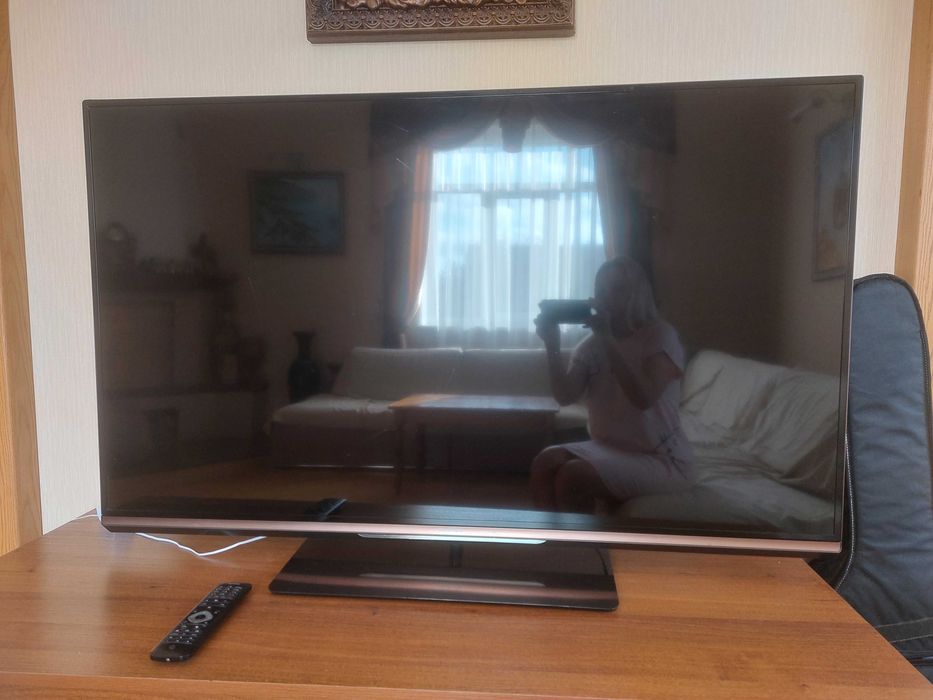 Телевізор  Philips, 55, з режимом 3D, з окулярами. Ambiliht. Самовивіз