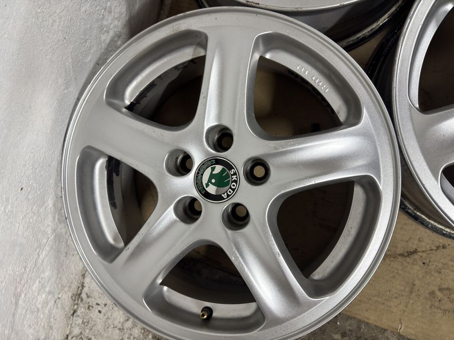 Диски Skoda r15 et38 оригінальні 5х100