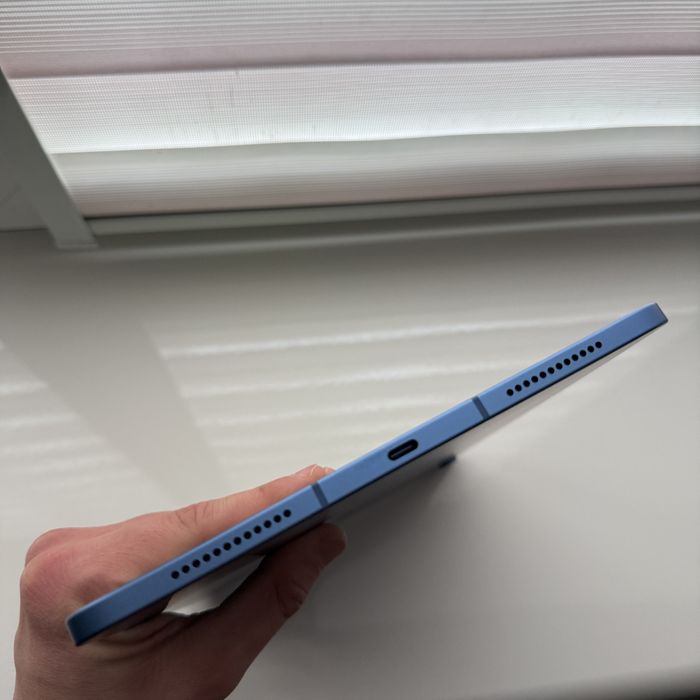 iPad A16 2025 MD7G4LL/A WIFI + LTE - 128 GB / 20 циклов