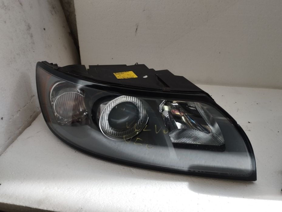 Volvo V50 lampa przednia przód lewa, prawa