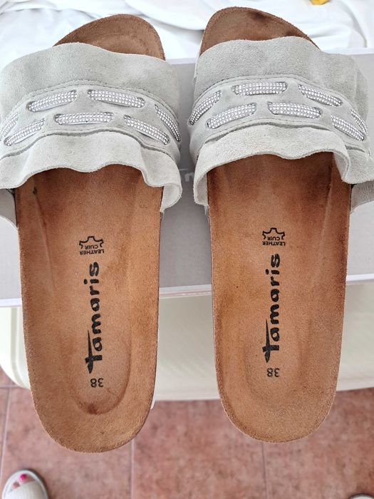 Fantásticos sapatos chinelos de Camurça