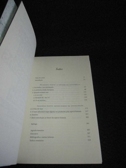 Livro Uma Breve História de Todas as Pessoas Que Já Viveram