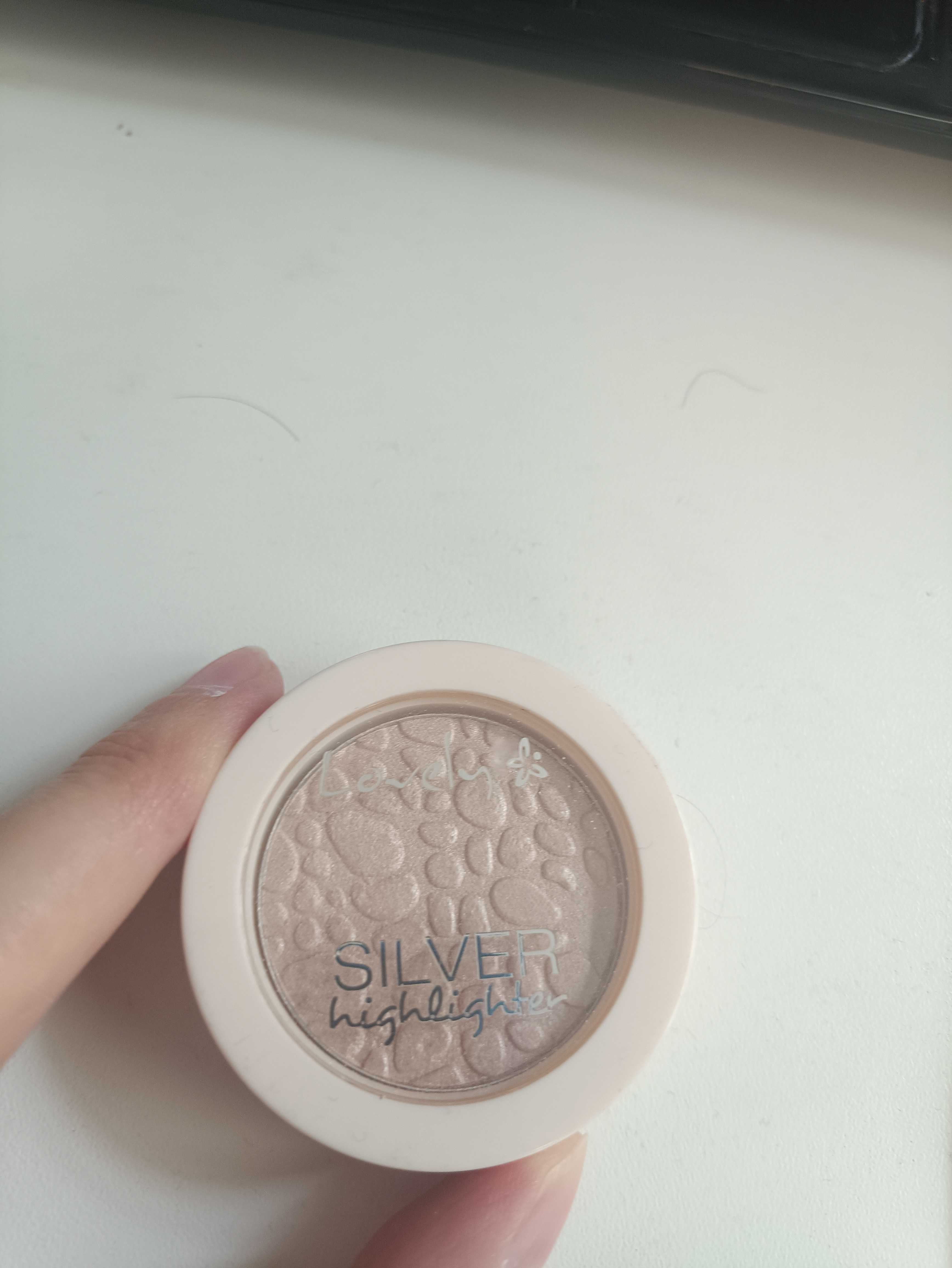 Lovely silver highlighter