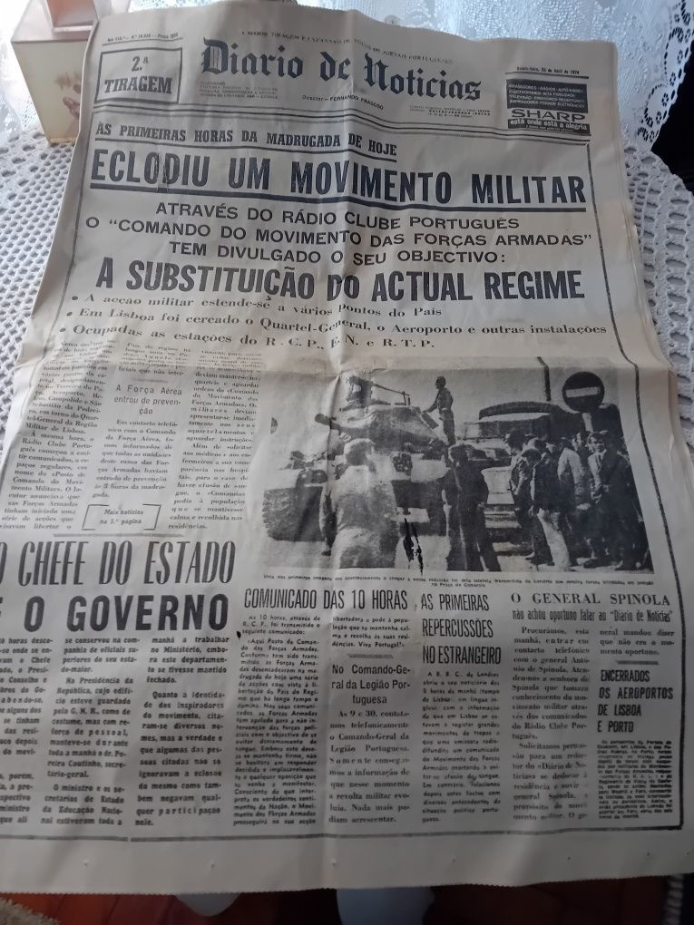 Jornal de 25 de Abril de 1974.