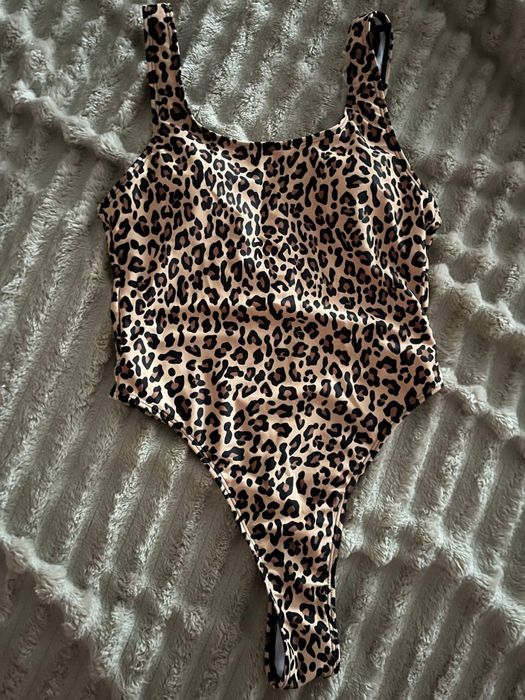 Цельный купальник с вырезами, леопардовый принт