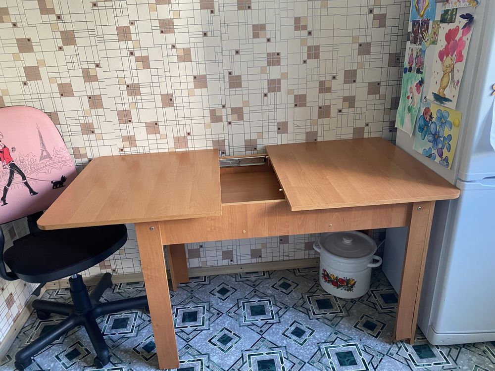 Кухонный стол,стіл,стілець,стуло,стільниця,письмовий,дитячий,парта
