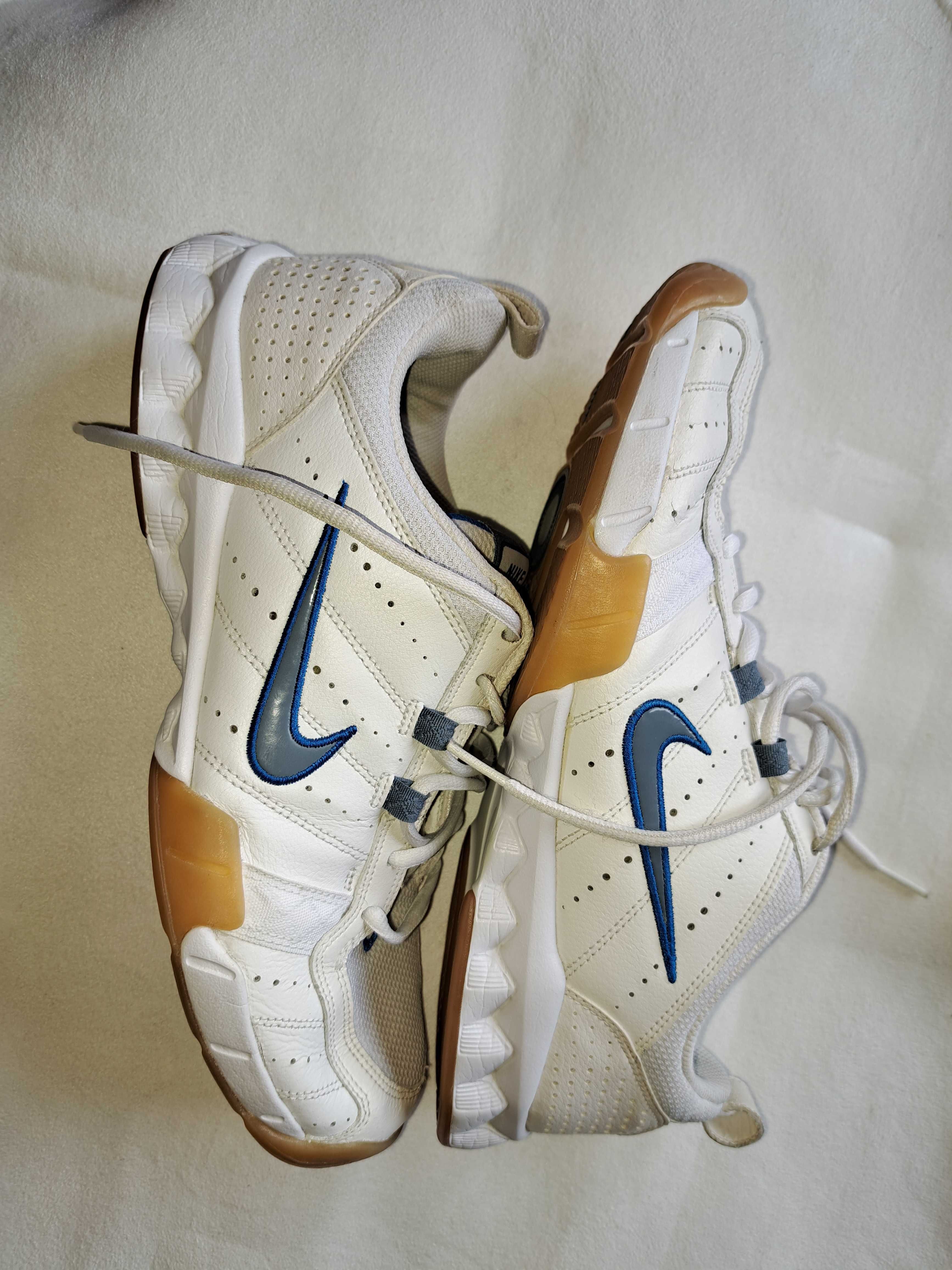 Sneakersy NIKE białe, rozmiar 45, Indonesia