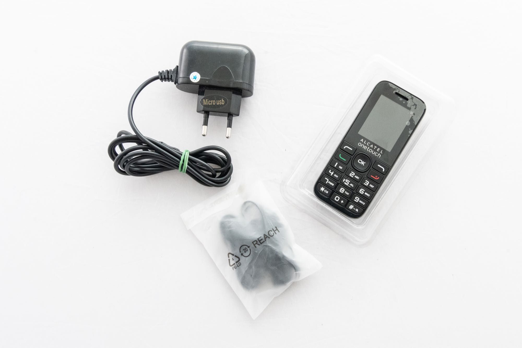 Nowy telefon komórkowy Alcatel OneTouch 1016 komplet