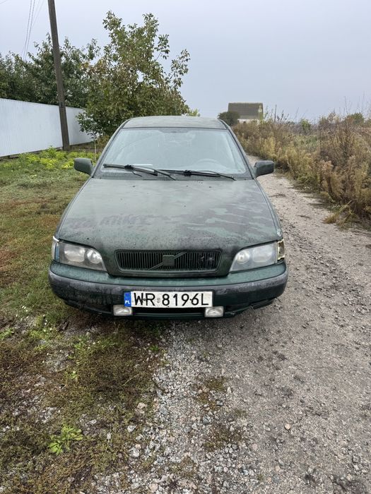Volvo v40 2.0 газ/бен можливий обмін Автовикуп