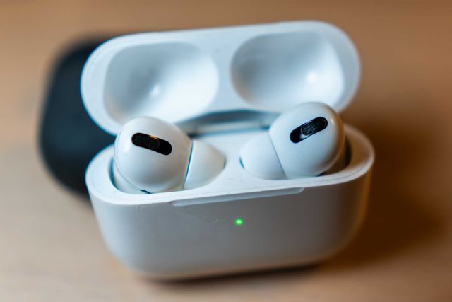 Słuchawki Apple AirPods Pro 1 + ESR Etui
