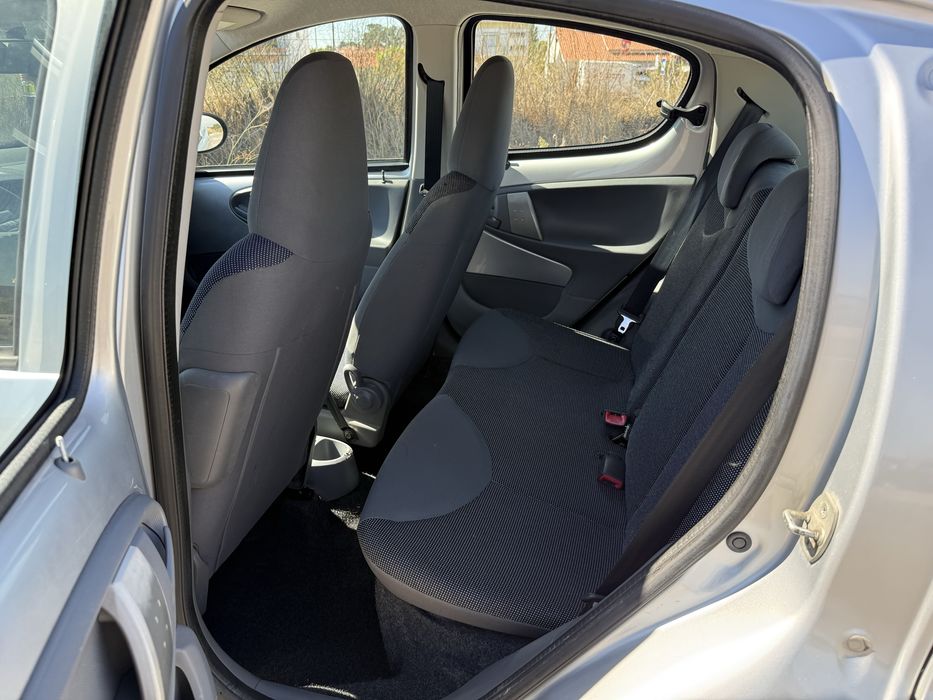 Peugeot 107 - Ano 2008
