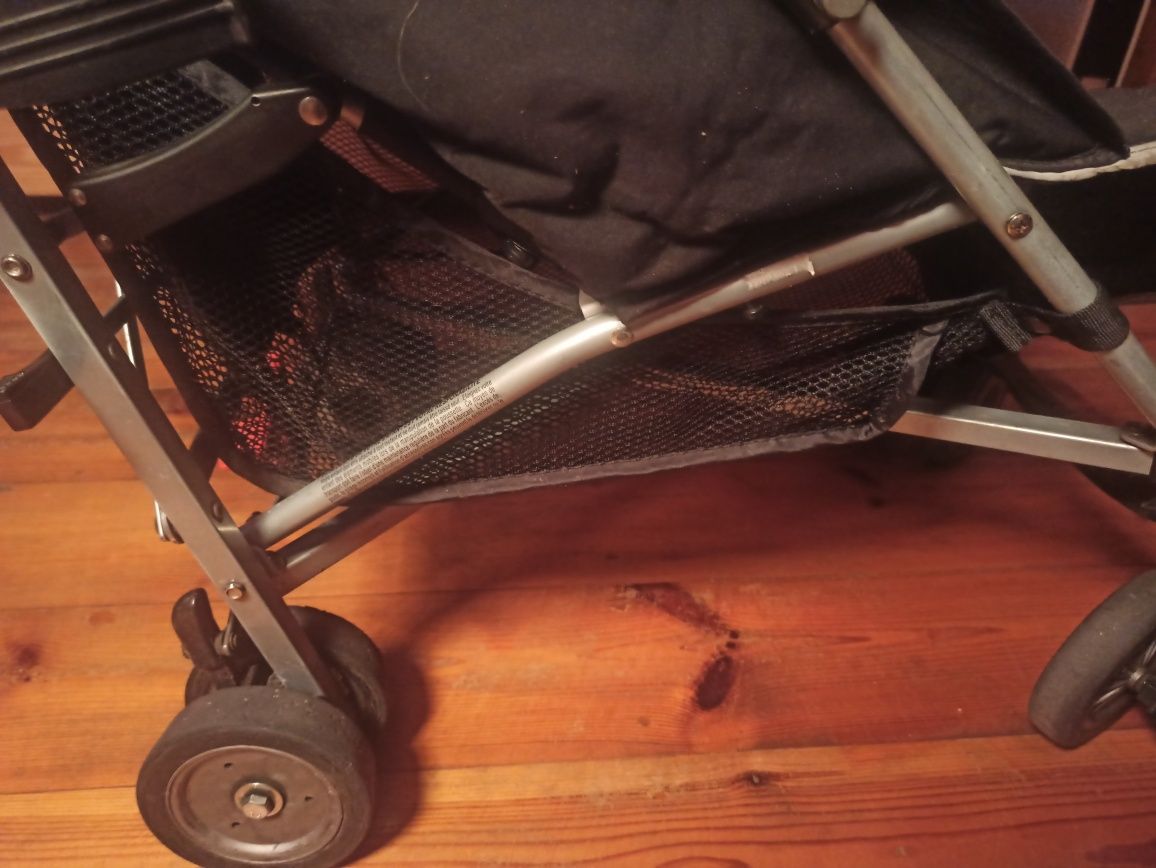 Wózek spacerowy typu parasolka marki Maclaren do 25kg