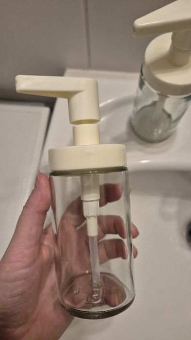 Dozowniki mydła z pompką Ikea