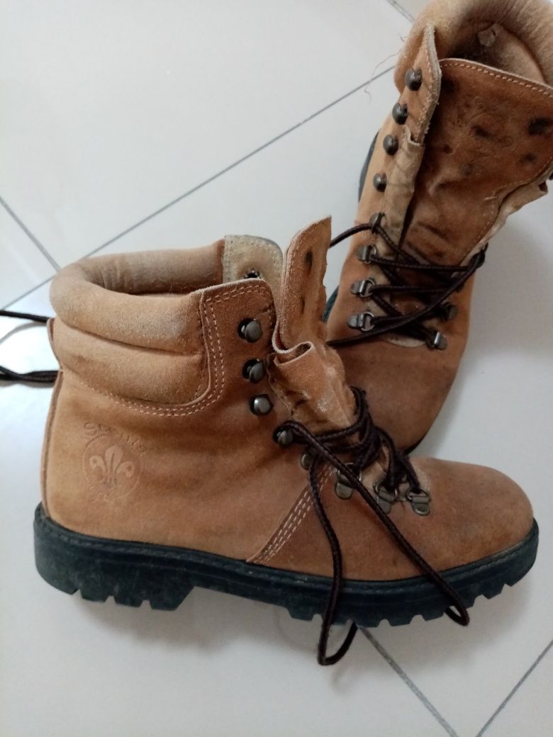 Botas em pele SCOUTS