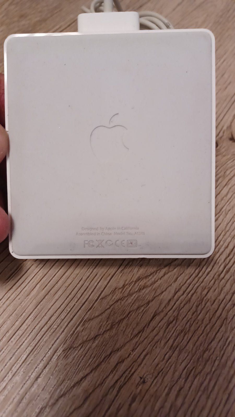 Oryginalna stacja dokująca Apple A1381 do iPada 2/3