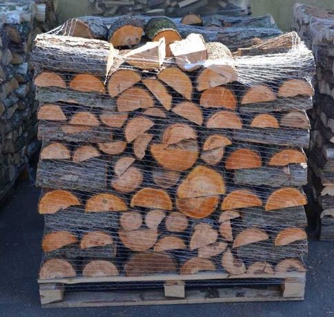 Drewno kominkowe- gatunki liściaste i iglaste od 160 zł