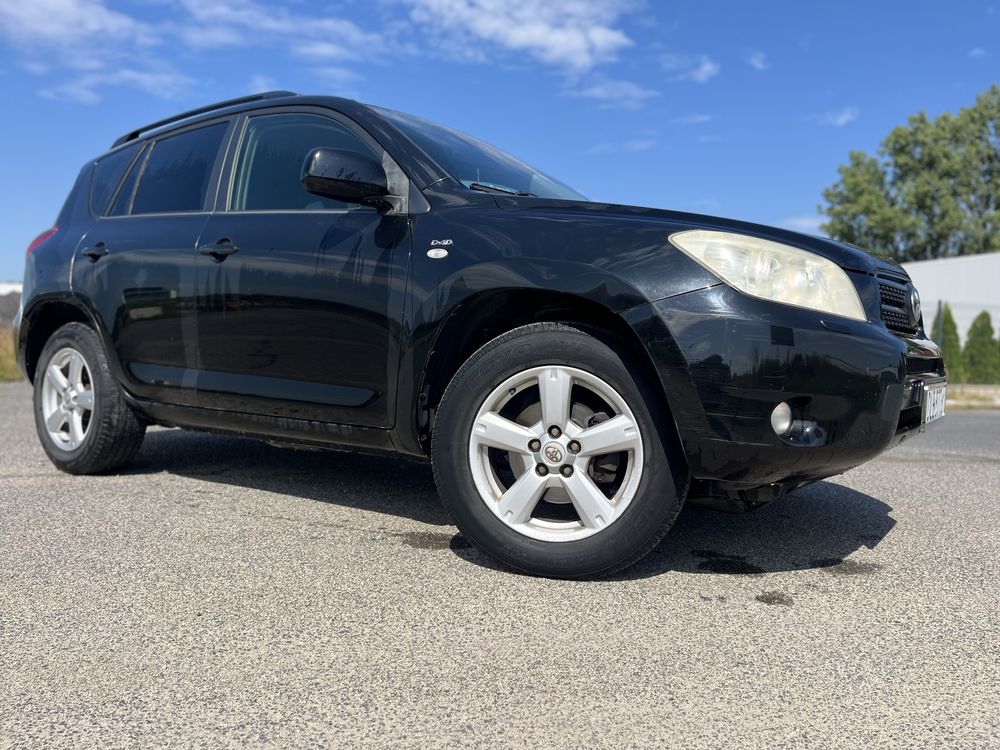 Toyota rav-4 czarna ladna pewna  Bezwypadek