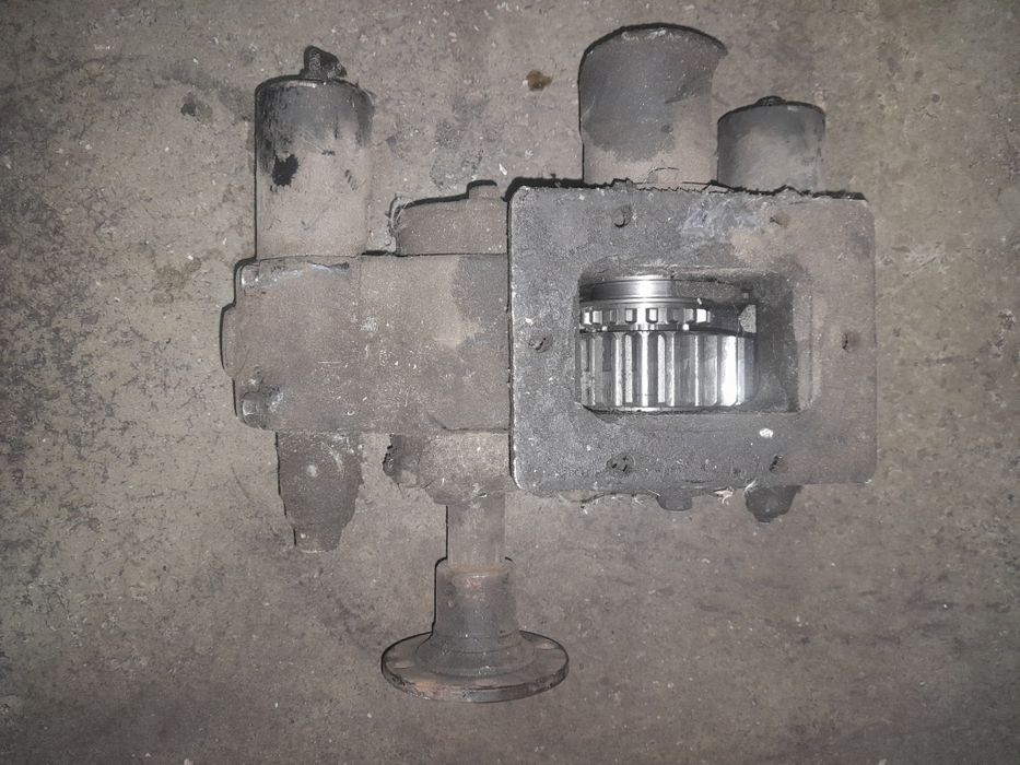 Продам роздатку  отбора мощности есть торг продажа срочная