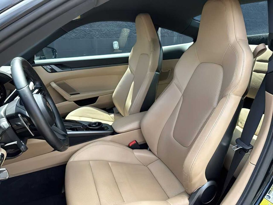 Porsche 911 Carrera 4S Coupe      2020