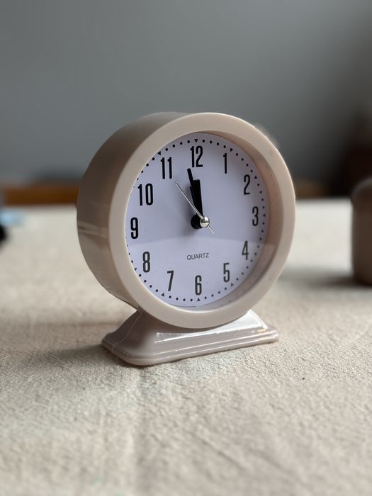 Zegarek / budzik stojący