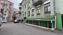 Продаж 104 кв.м комерційного приміщення в центрі Подолу,фасад,парковка