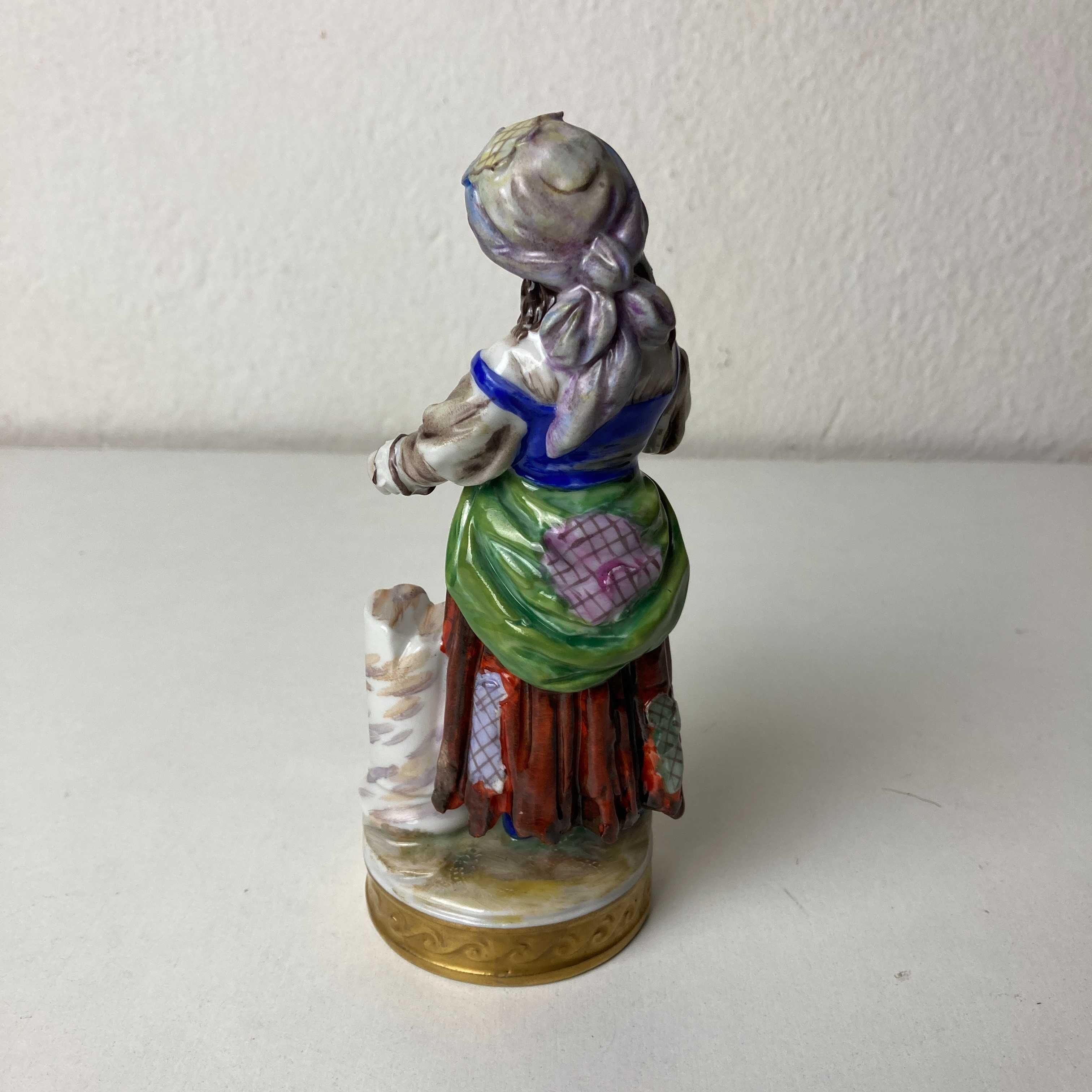 Par de Figuras Porcelana Volkstedt Alemanha Século XIX Menino e Menina