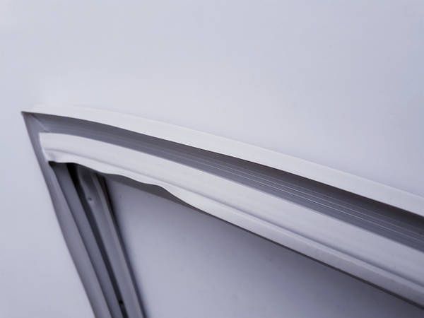 Установка и продажа уплотнительной резинки на холодильники,шкафы, лари