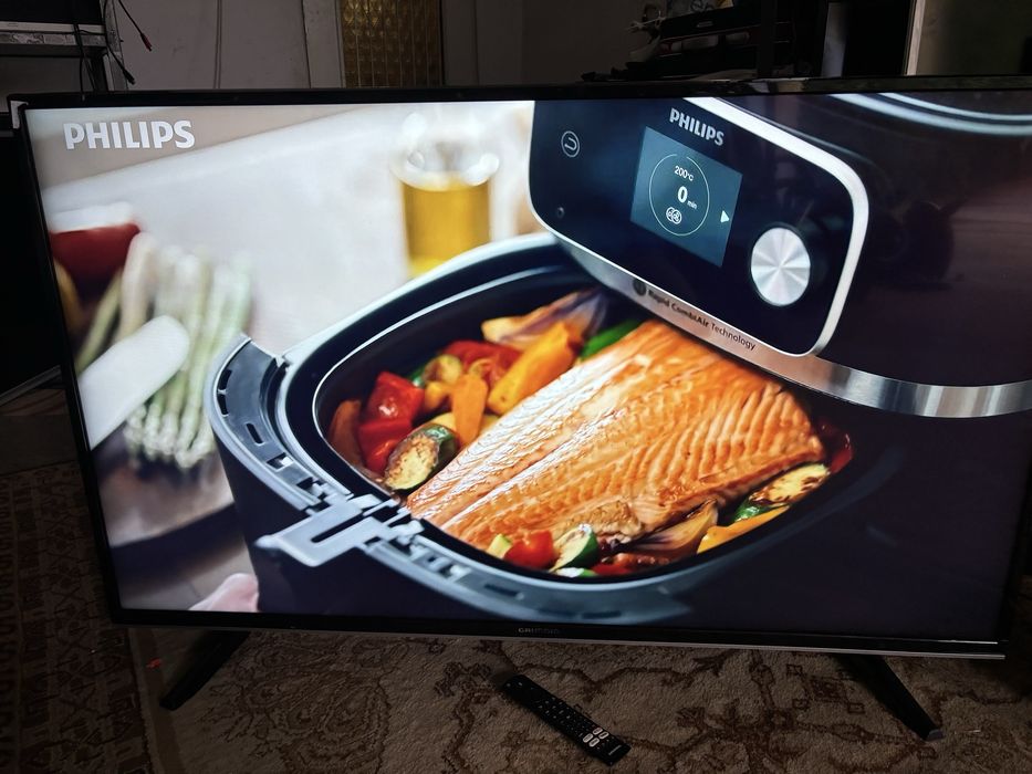 Telewizor LED Grundig 49 cali ze Smartem i dekkderem DVBT2 z pilotem