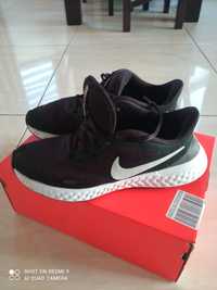 Buty Nike Revolution 5