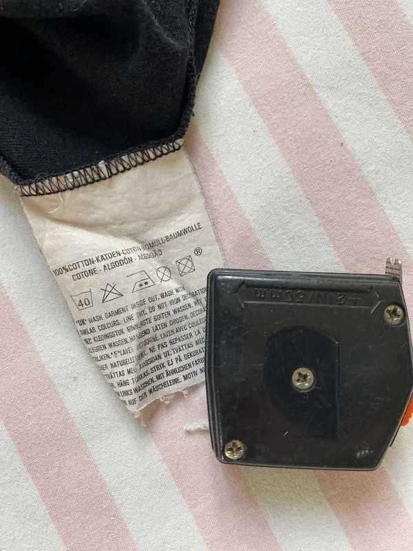 Czarna bokserka bluzka z dekoltem v Levis M/S 38/36