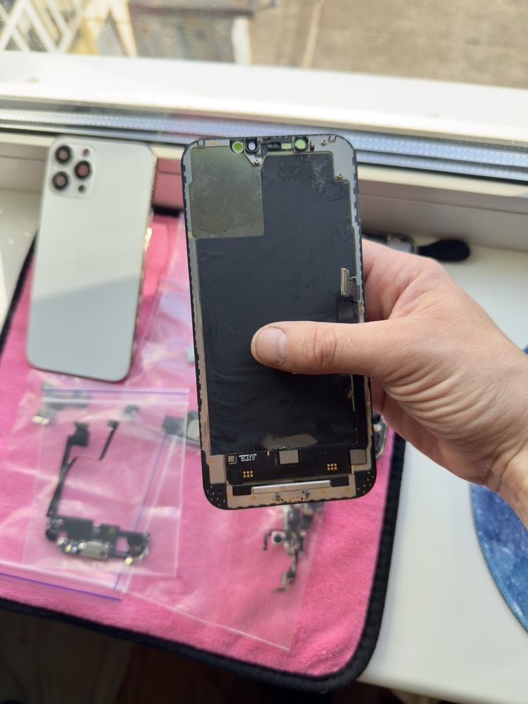 Iphone 12 Pro Max по запчястям в наличии есть все