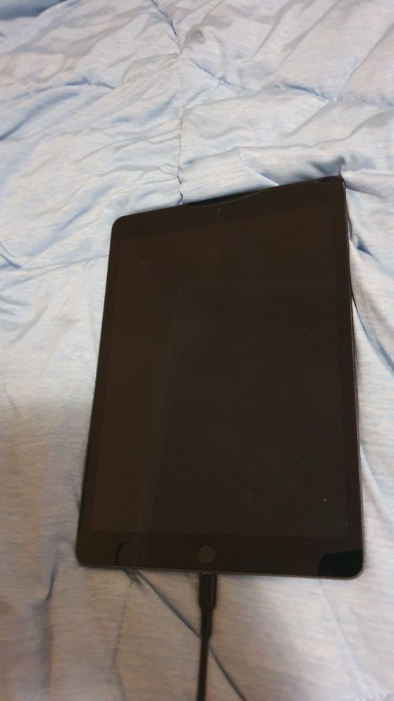 Ipad 8 gen lock заблокований