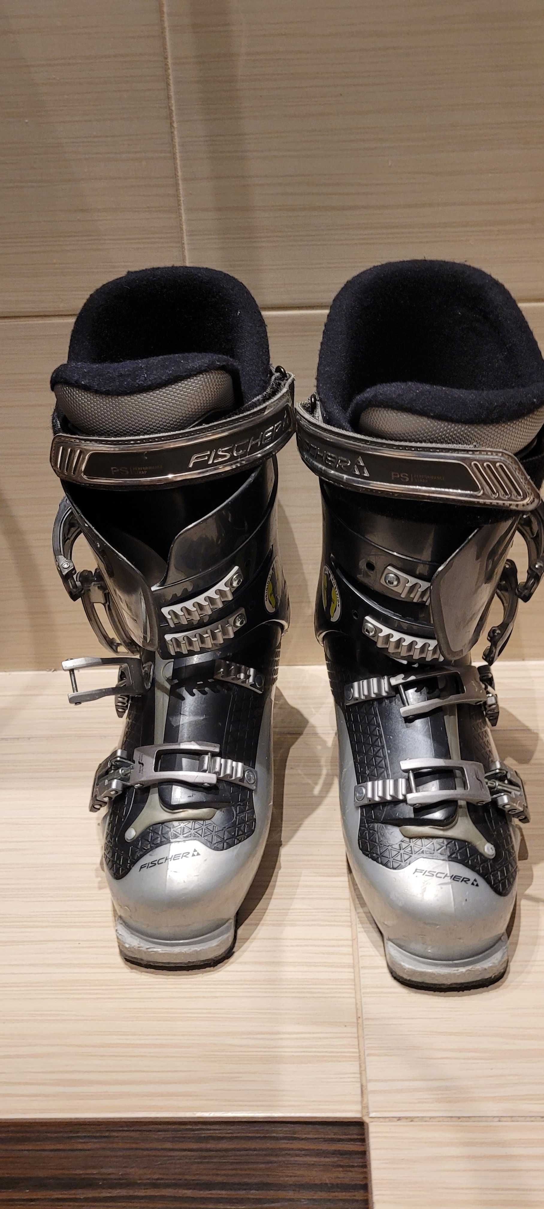 buty narciarskie firmy FISCHER rozmiar 26,5