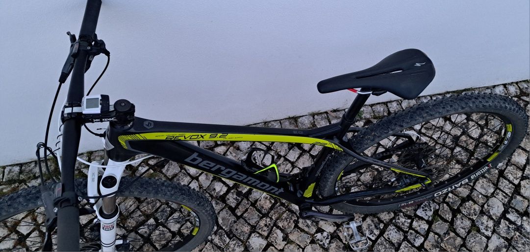 Bicicleta Bergamont revox 9.2 carbono 29