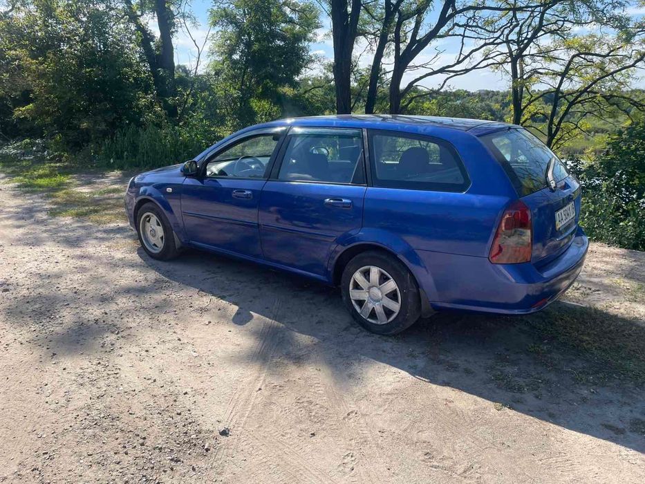 продам шевролет ланчети универсал