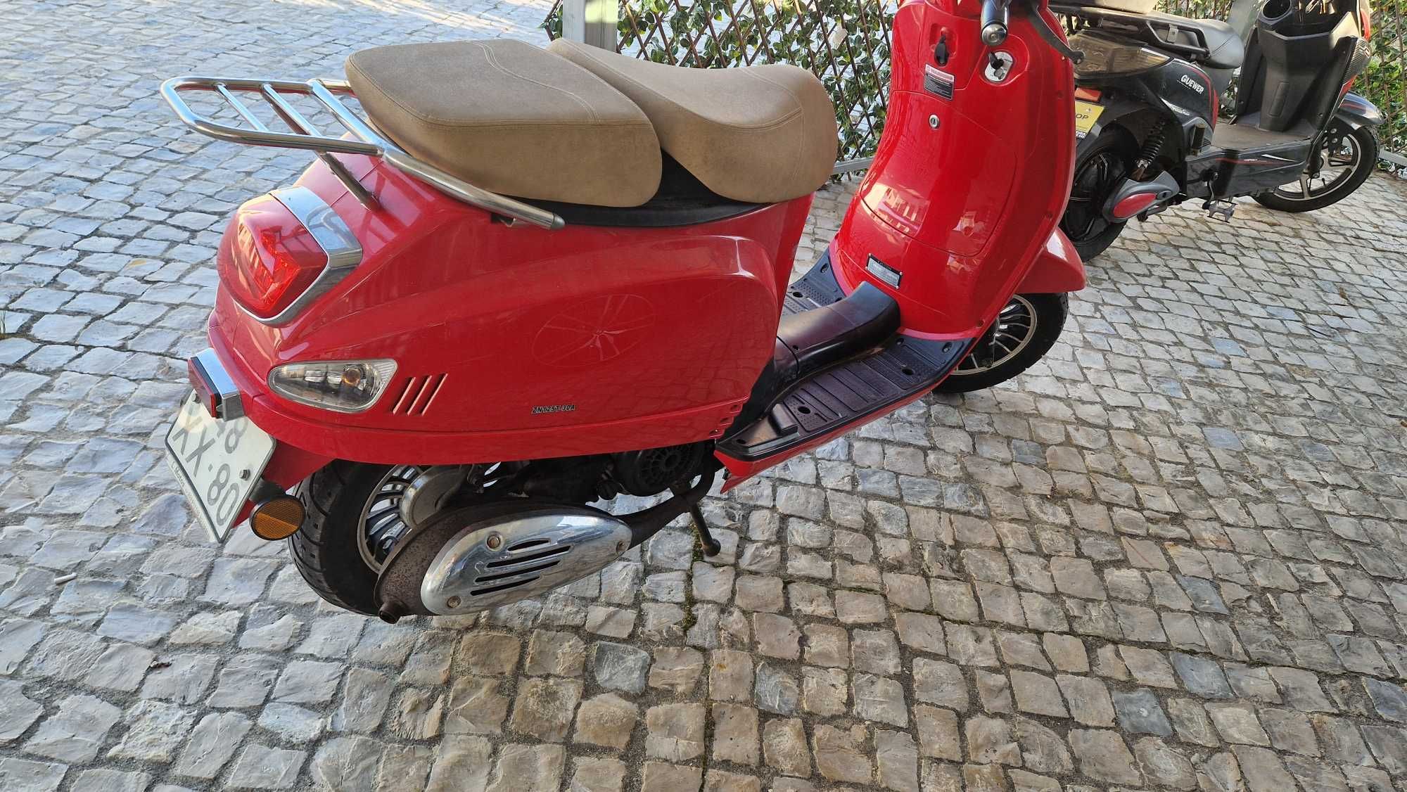 Vendo scooter 125 cm