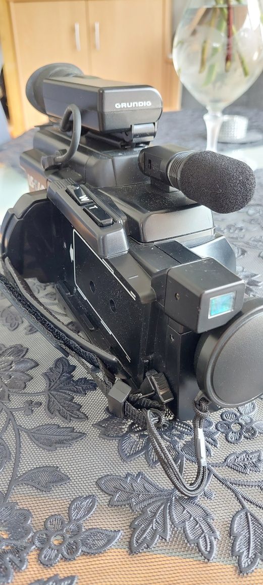 Відеокамера Grundig vs-c40
