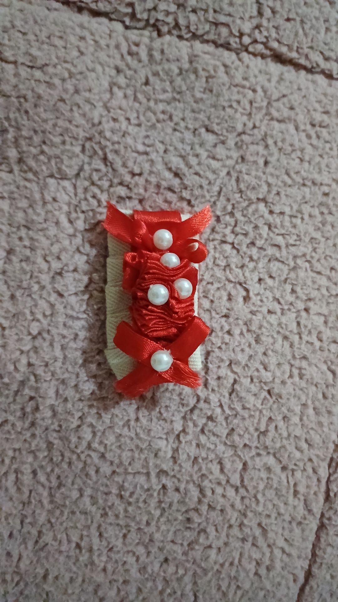 pulseira, mais dois laços