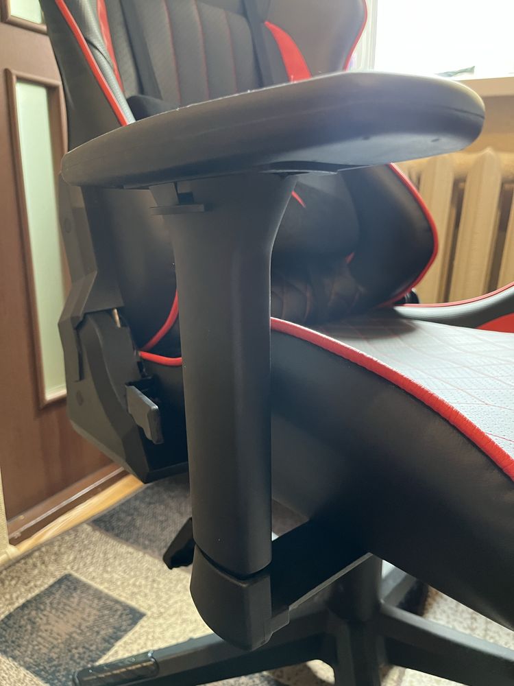 Ігрове крісло HyperX Blast core Чудовий стан Кресло Хайперикс