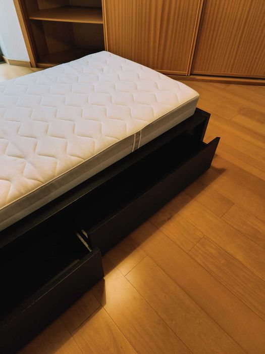 Cama individual com gavetas Ikea - 90x200