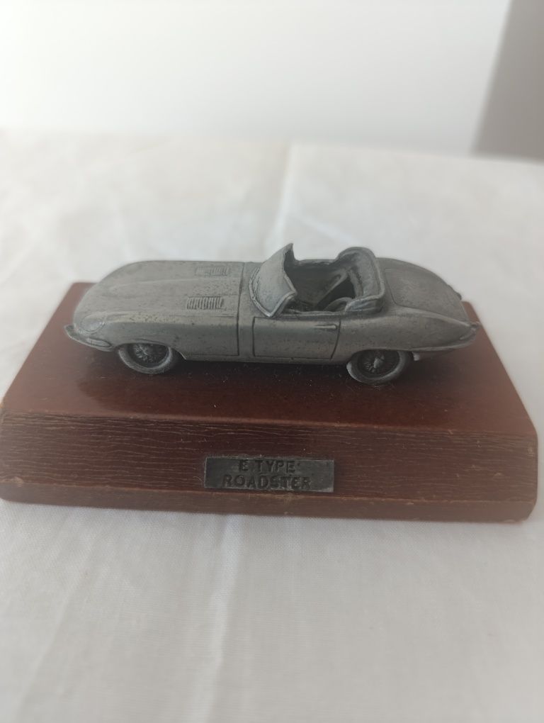 Miniatura em estanho