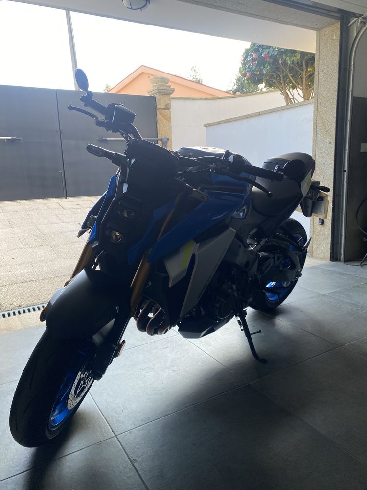 Suzuki GSXS 1000–