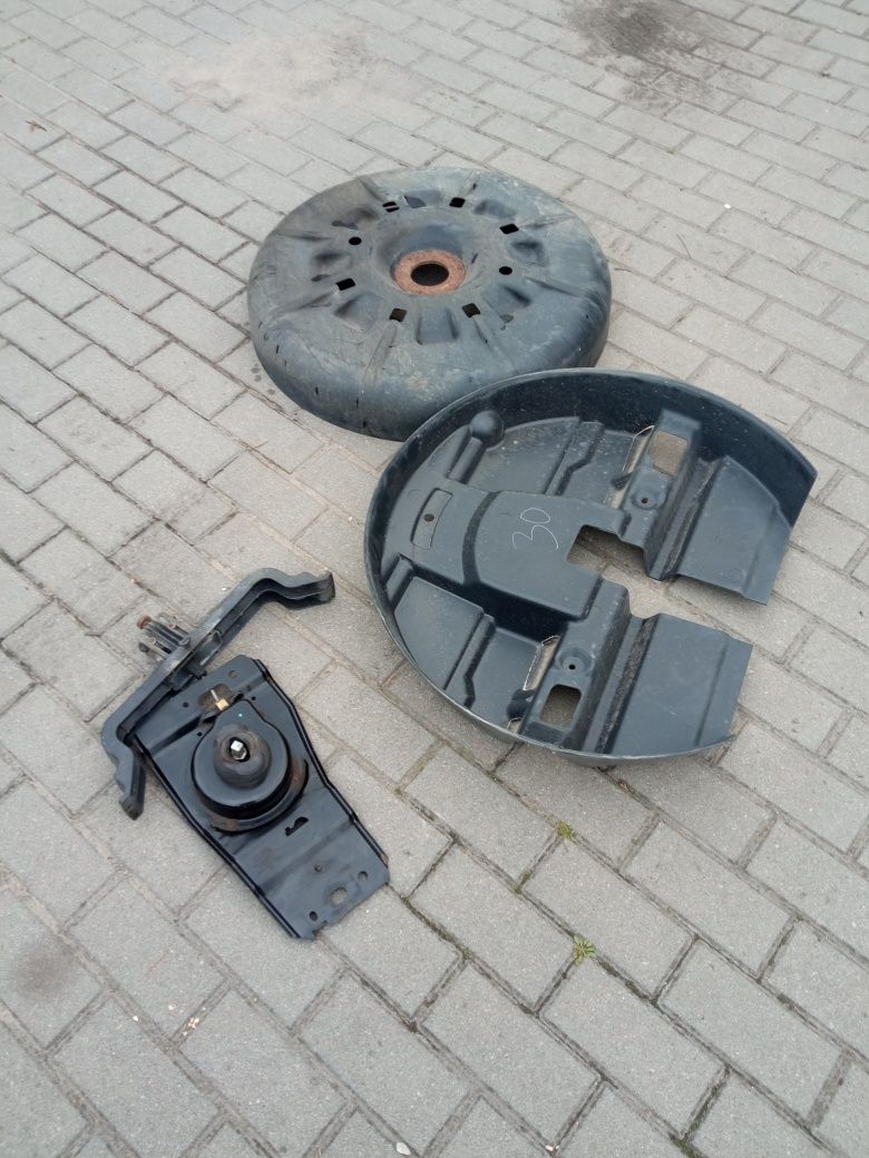 Winda koła zapasowego z osłoną Chrysler Grand Voyager V 08-10